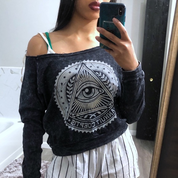 Off Shoulder Stonewashed Top Pyramid Eye - Picture 4 of 4